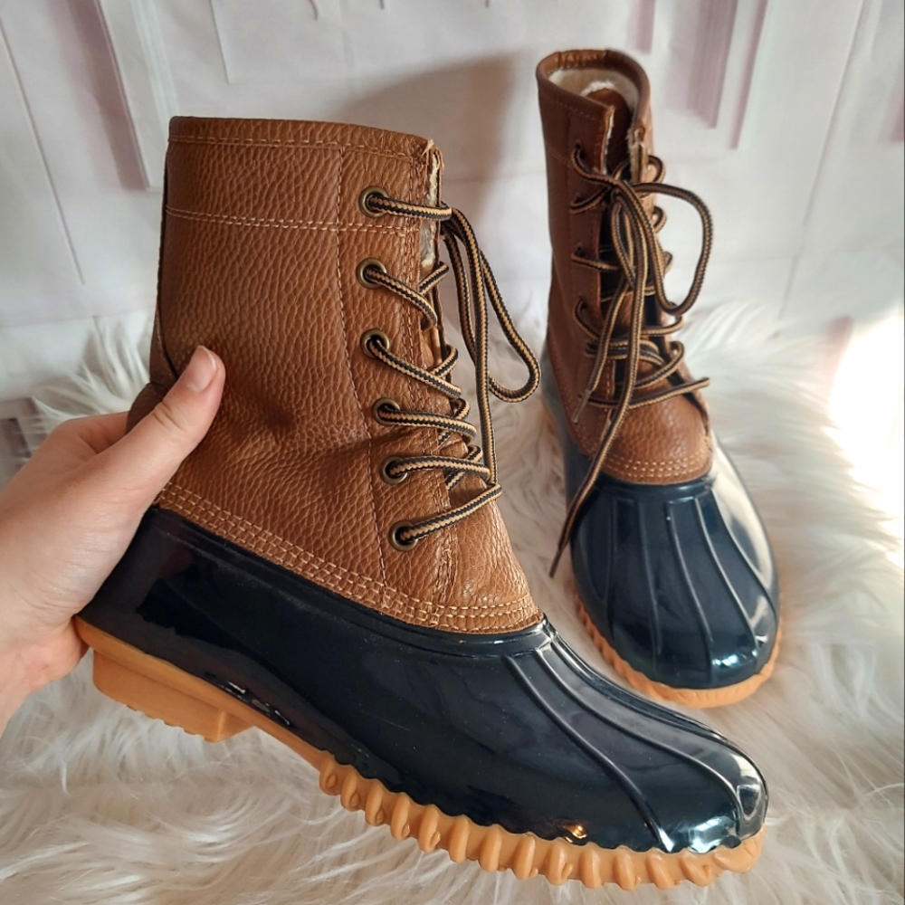 NWOT Sporto Arial Lace Up Ducks Boots Women's 7
